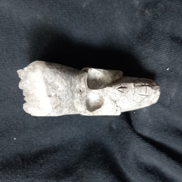 GEMSTONE HEALING STONE QUARTZ SKULL - Picture 3 of 6